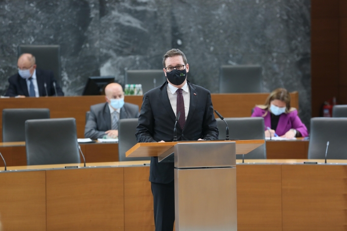 seja-v-Drzavnem-zboru-nagovor-ministra-ZFRO