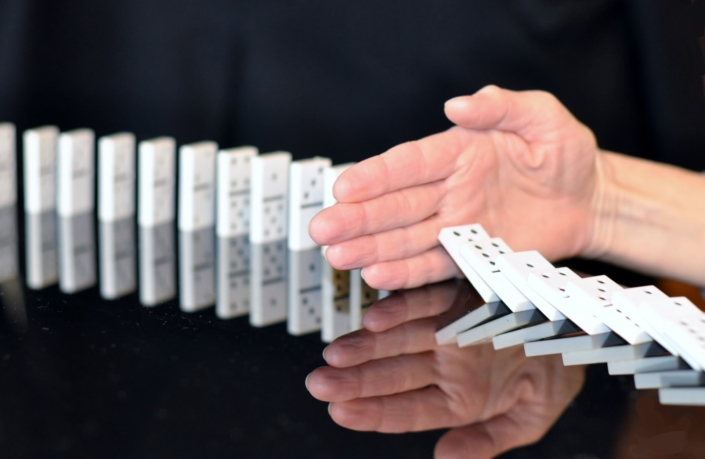 domino-665547_1920